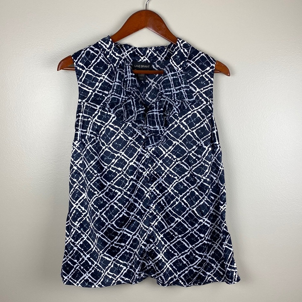Lane Bryant Woman’s Size 14 Sleeveless Blouse V-Neck Geometric